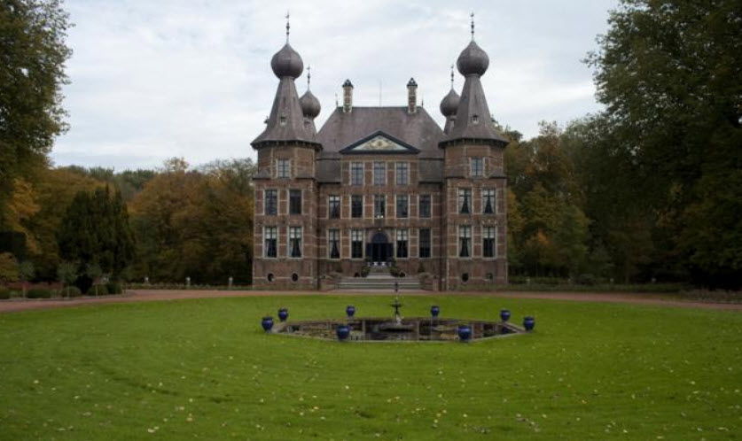 Kasteel Van Kruishoutem, Belgium